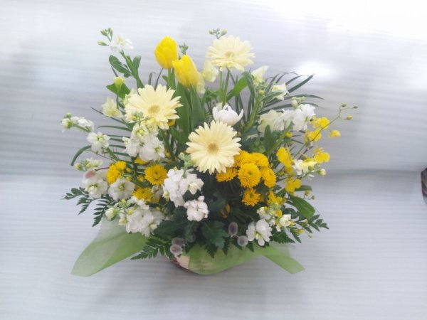 画像1: お供え 季節のお花 basket (1)
